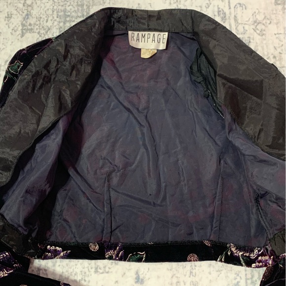 VTG 80s Rampage Velvet Cropped/Bolero Jacket with Purple Floral Design - size 3 - Picture 7 of 12